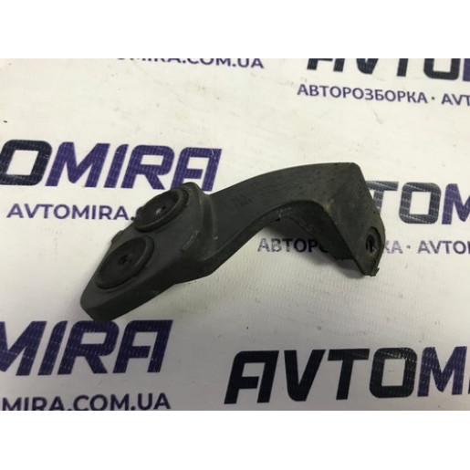 Кронштейн заднього бампера L+R Opel Corsa D HB 5дв. 2006-2014 13250393
